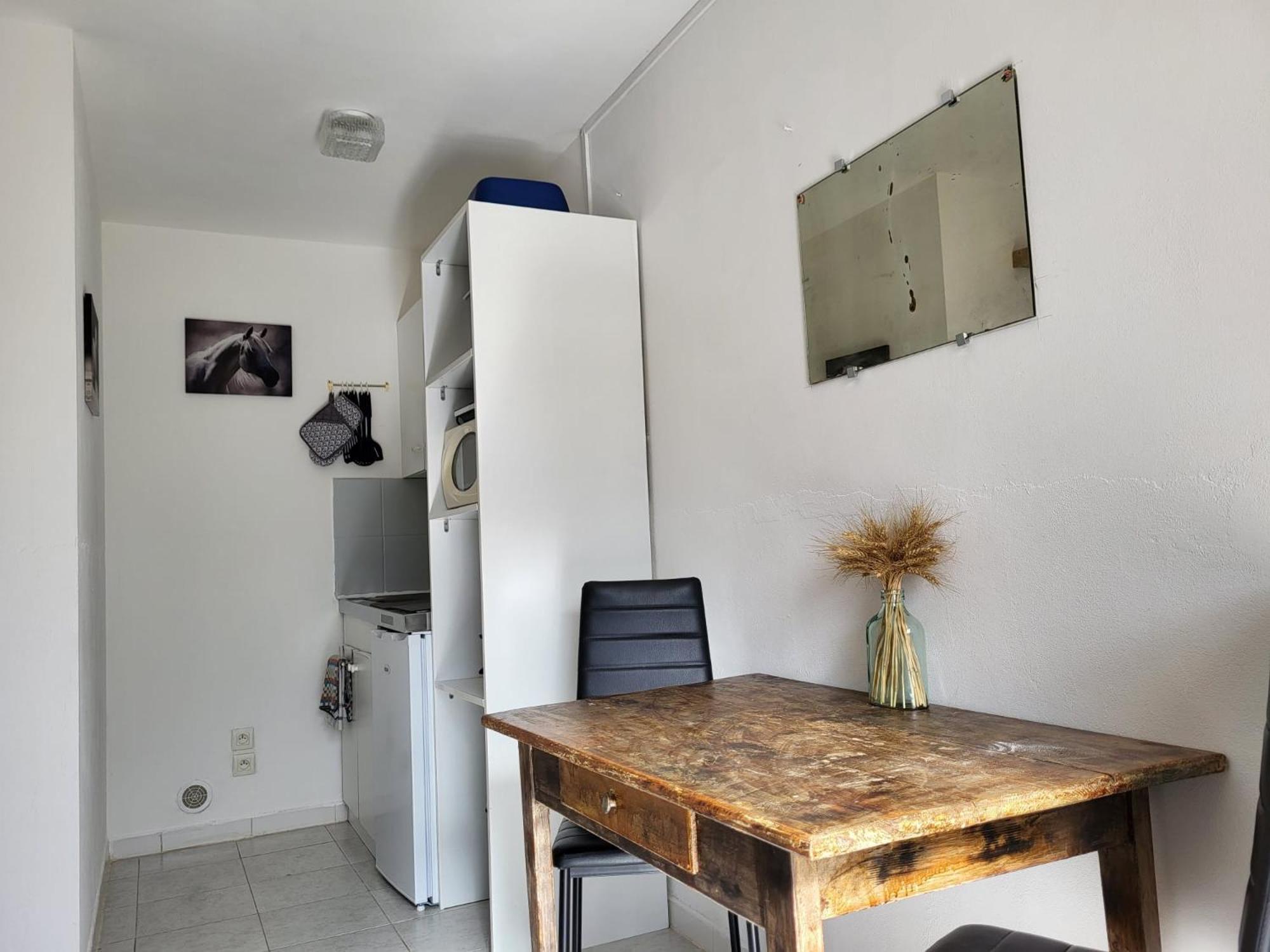 Abrivado Aimargues Lägenhet Exteriör bild